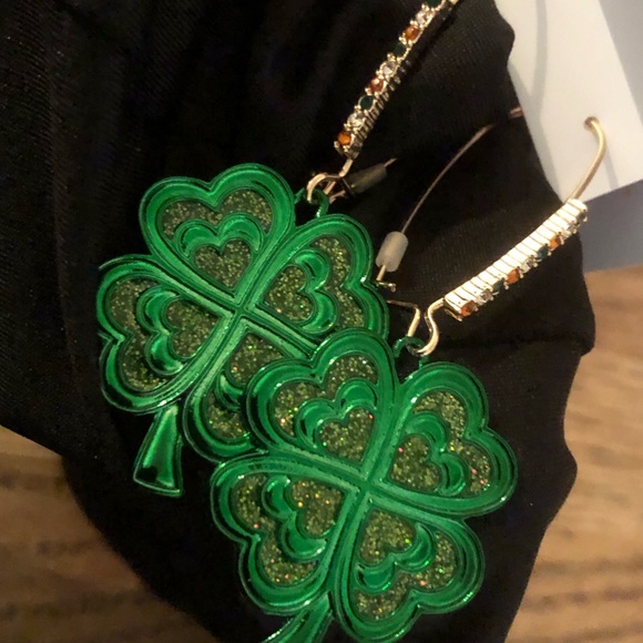 Authentic Betsey Johnson Four Leaf Clover, Shamrock Earrings W/Rhinestones NWT - Picture 11 of 11